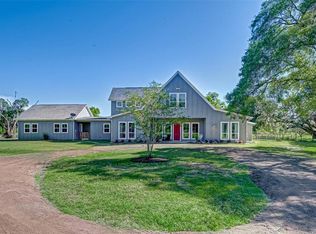 21445 Lake View Rd, Damon, TX 77430