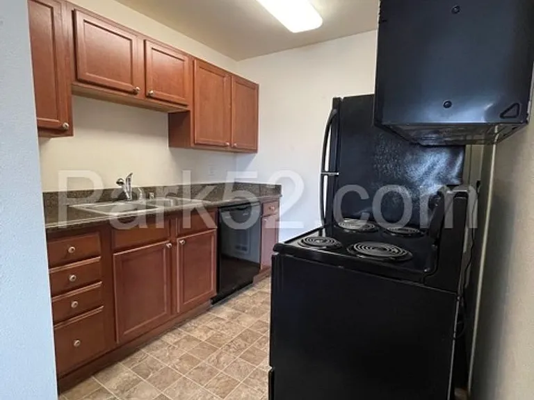 630 N Prospect St #18 — Photo 8