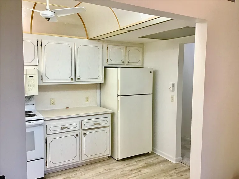 204 Preston E #204 — Photo 3