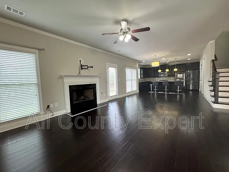 1674 Fairview Dr — Photo 9