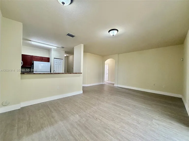 2885 SE 1st Dr #1 — Photo 3