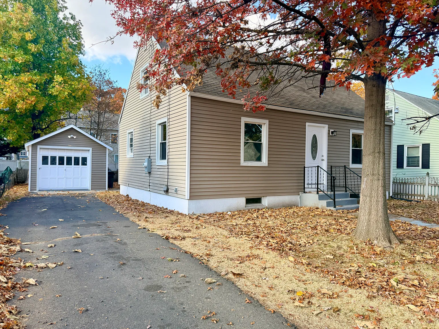 4 bed, 1008 sqft, $2,600 — Photo 1
