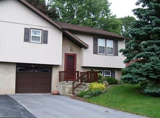 110 Marion Ter, Ephrata, PA 17522