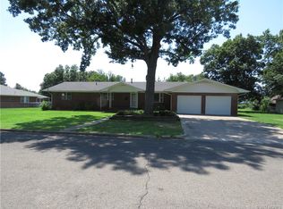 605 SW 5th St, Checotah, OK 74426