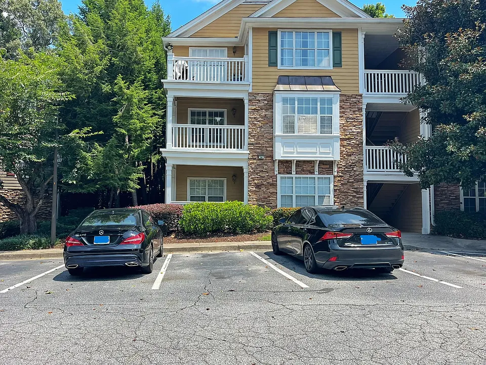 233 Bentley Pl