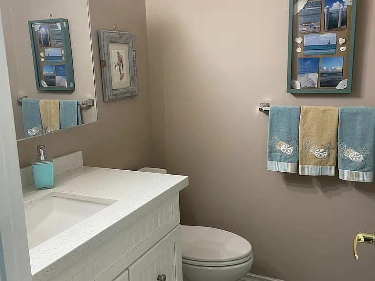 692 Johnston Park Ave — Photo 12