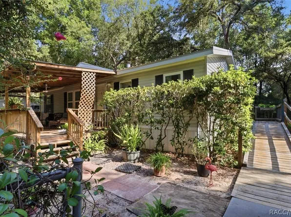 6845 W Jackson Ln, Homosassa, FL 34448