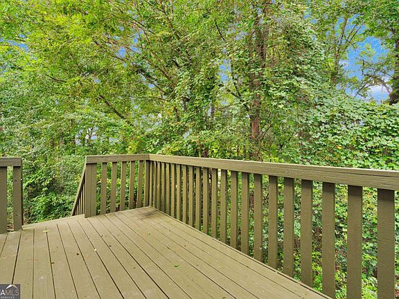 4th image of 4005 Spring Cove Dr