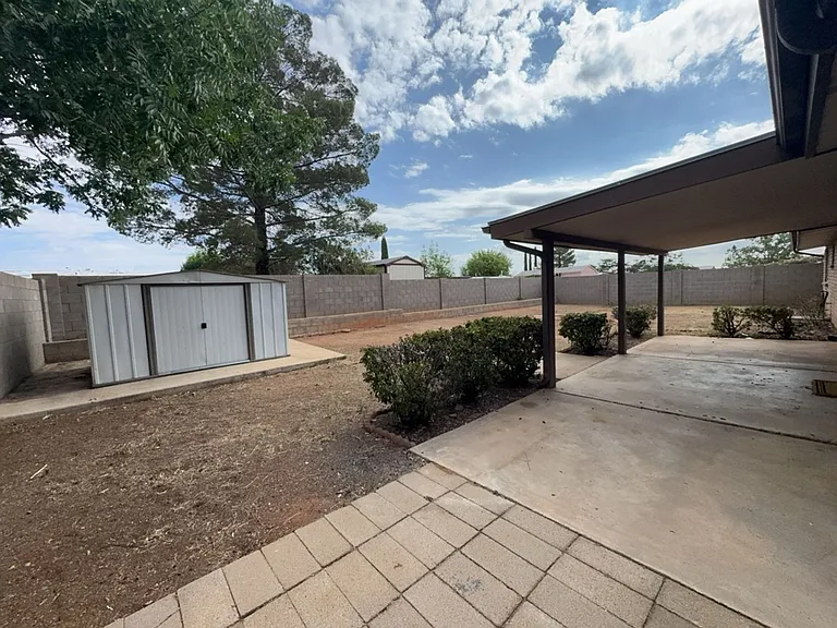 3733 Sparrow Dr — Photo 29