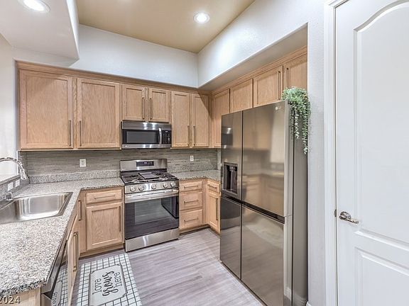 3rd image of 20 E Serene Ave Unit 202
