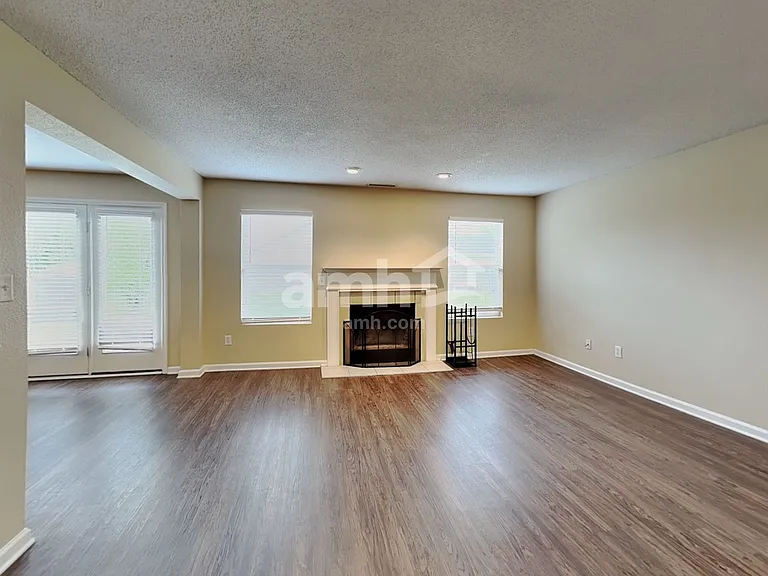 897 Sunvista Dr — Photo 6