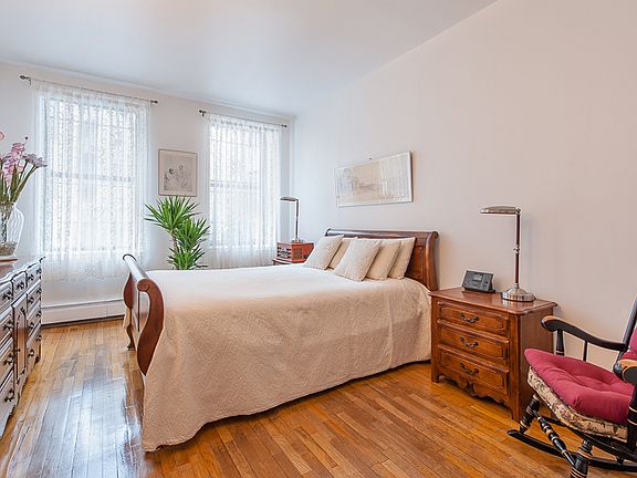 4th image of 295 Saint Johns Pl APT 1D