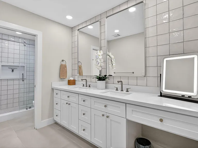 937 SW 34th Ct — Photo 17