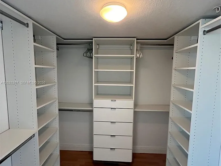 1800 N Bayshore Dr #2310 — Photo 37