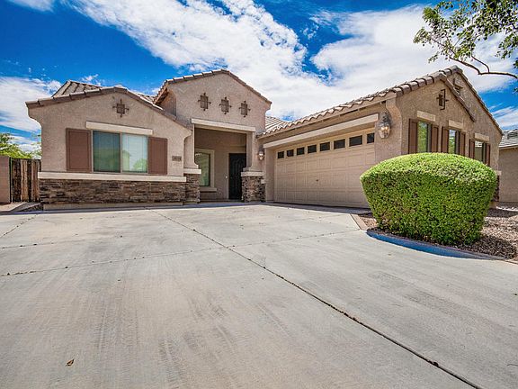 3rd image of 2634 E Bear Creek Ln