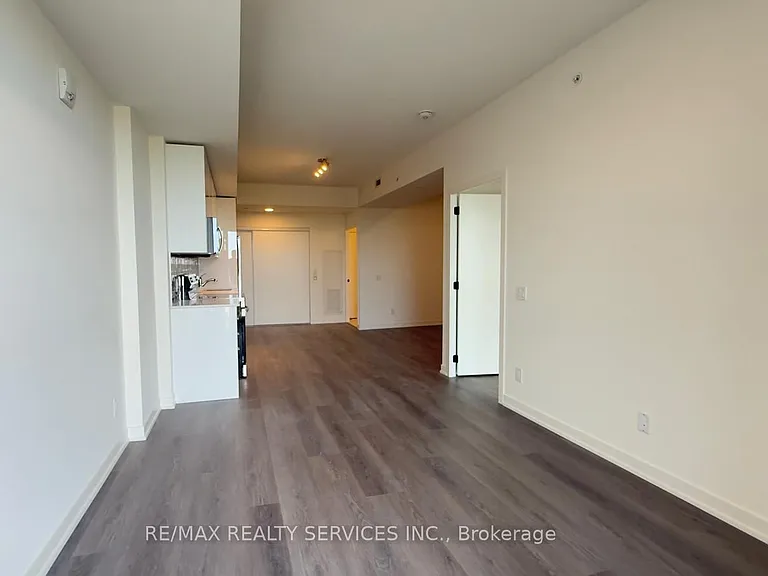 33 Erie Ave #1403 — Photo 13