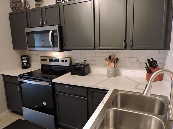 3rd image of 1396 Chickweed St #239