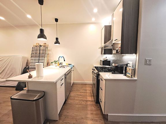 2nd image of 1234 Myrtle Ave #2