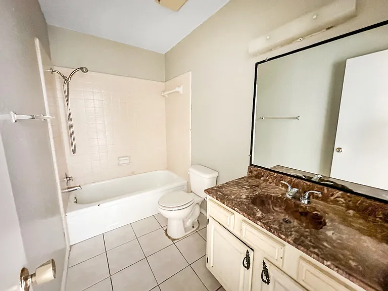 200 E Upas Ave — Photo 8