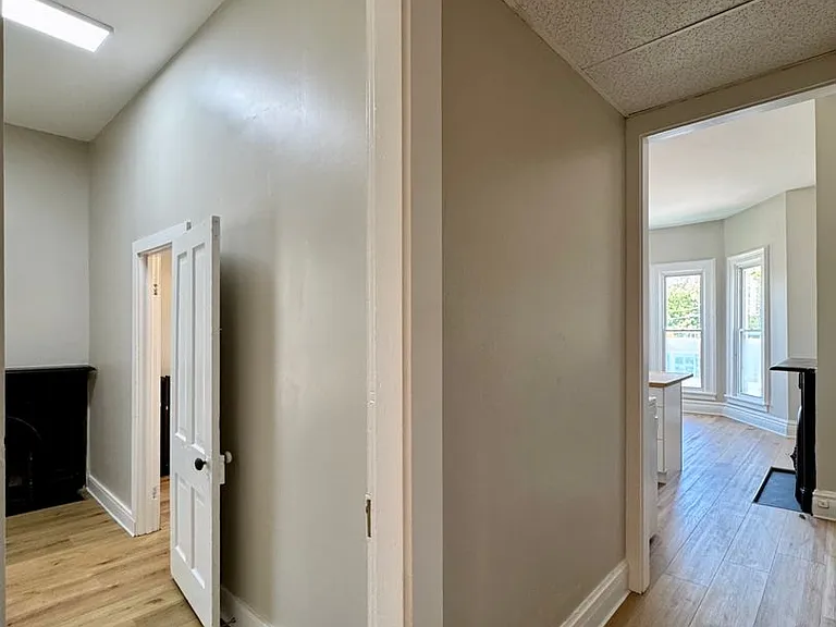 611 N. Main — Photo 11