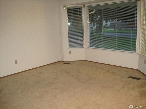 3rd image of 9114 166th St E