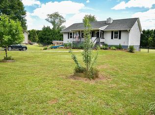 180 Ginny Ln, Advance, NC 27006