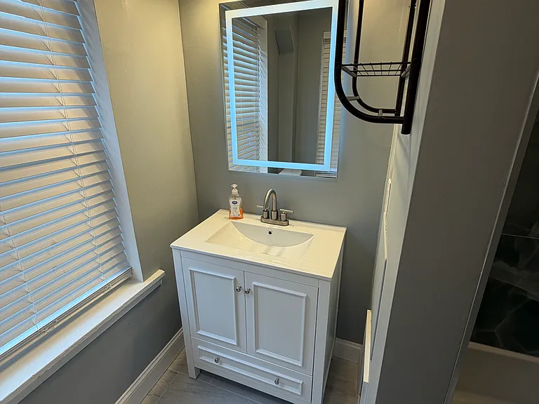 726 E Hector St — Photo 14
