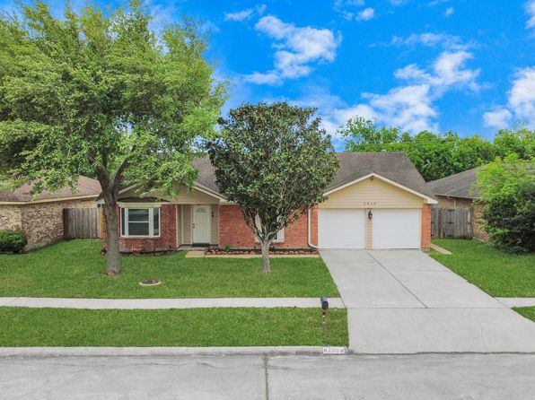 2919 Heritage Colony Dr, Webster, TX 77598