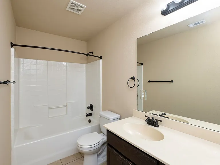 365 Orbit Dr — Photo 14
