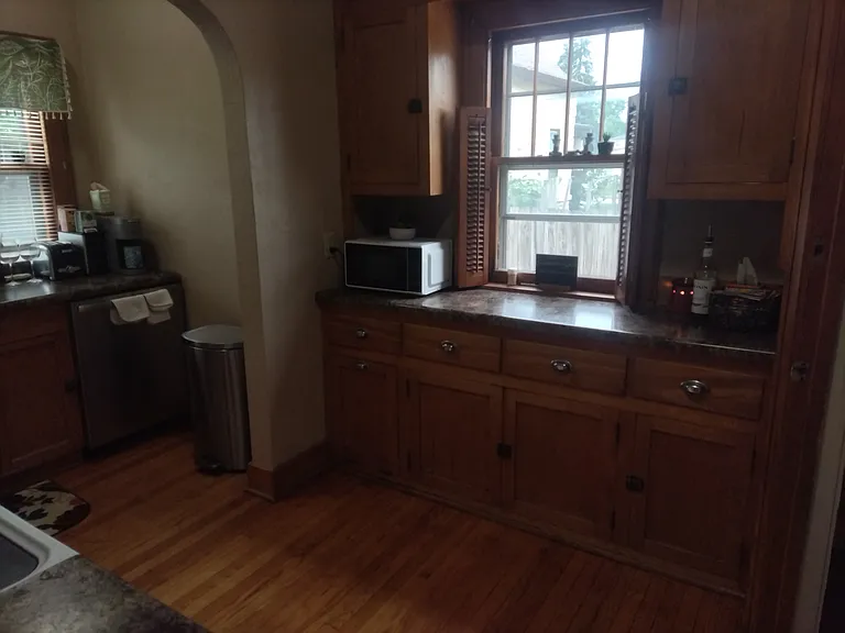 2115 S 22nd St — Photo 3