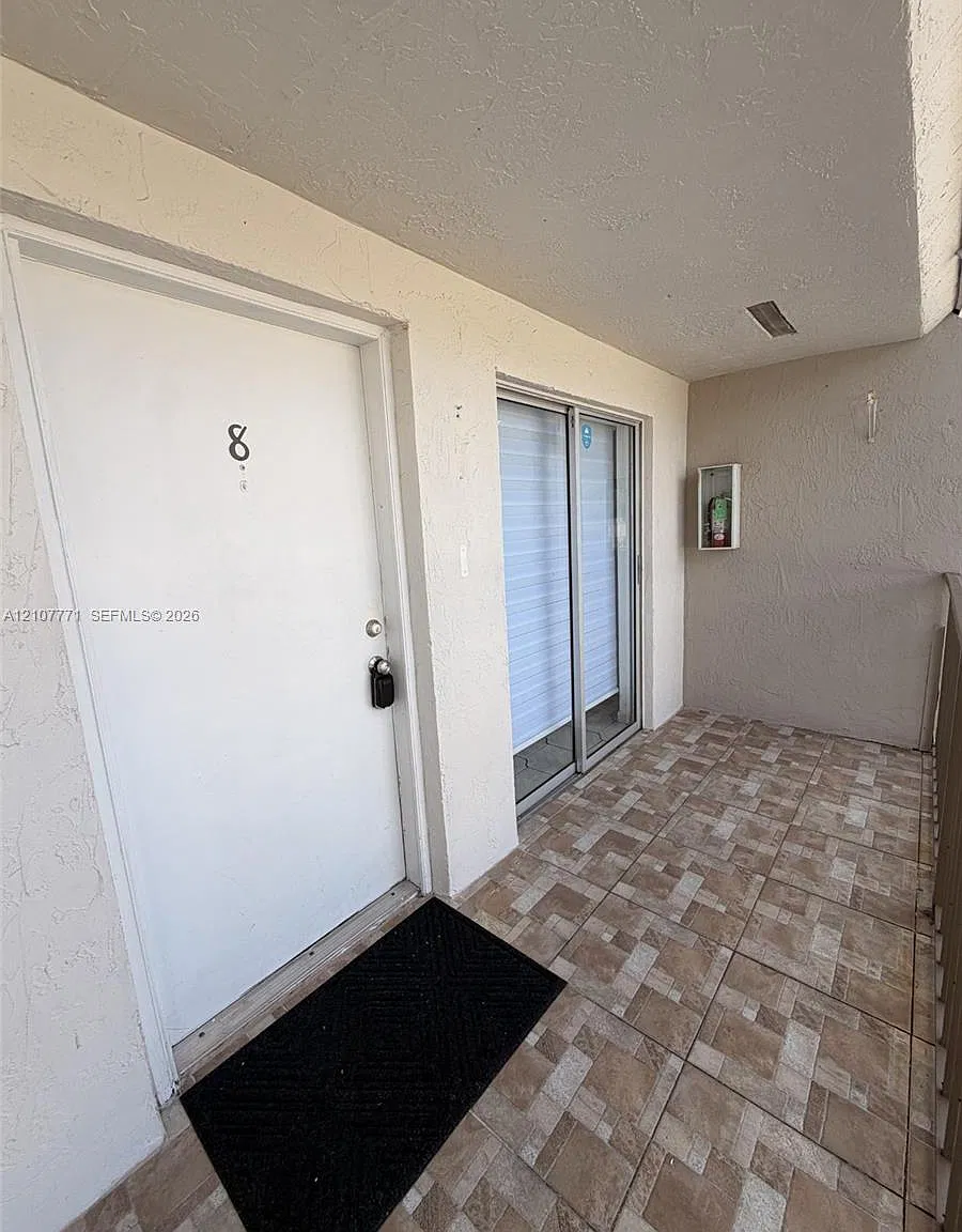 Greentree Condo — Photo 3