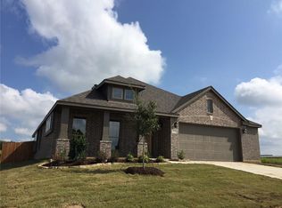 304 Thompson Dr, Van Alstyne, TX 75495