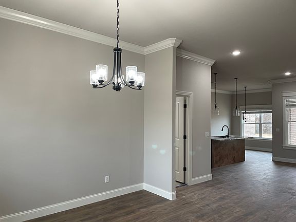 3rd image of 5893 Lavender Ave