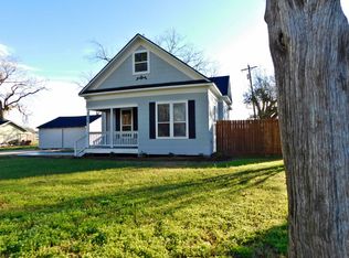 5518 Demel St, Wallis, TX 77485