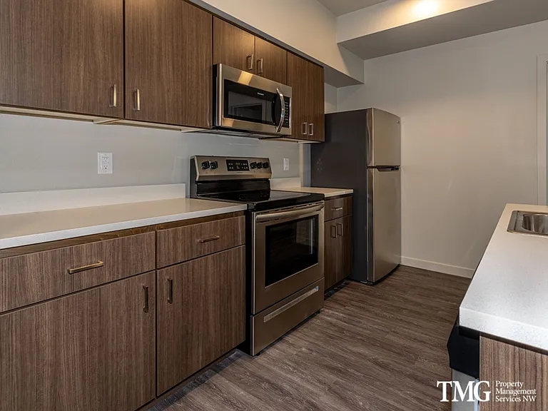Market Village Apartments — Photo 12