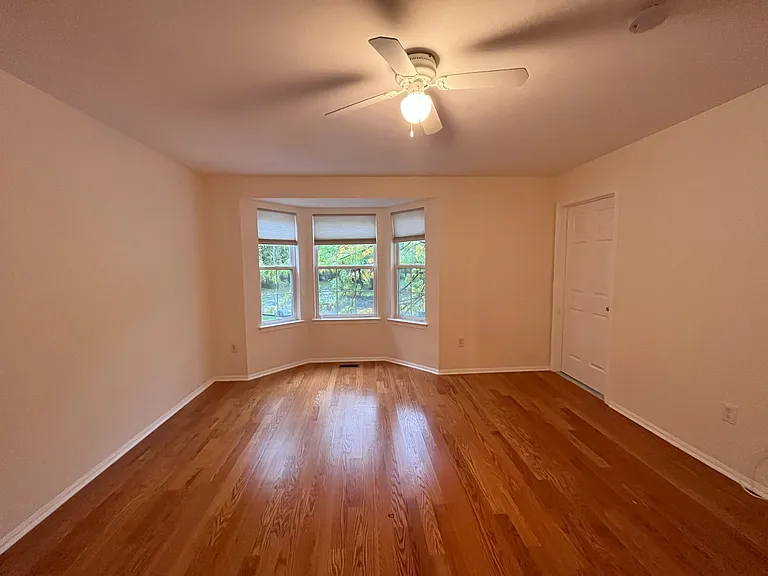 2417 Stanhope Ct — Photo 22