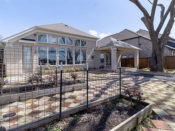 5th image of 3005 Orleans Dr