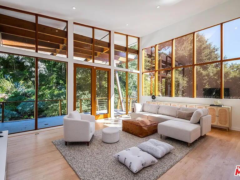 3600 Mandeville Canyon Rd — Photo 7