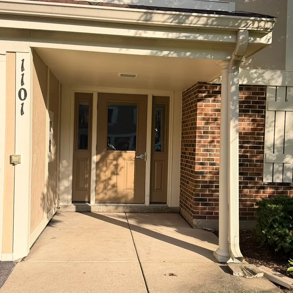 2 bed, 1200 sqft, $2,450 — Photo 1