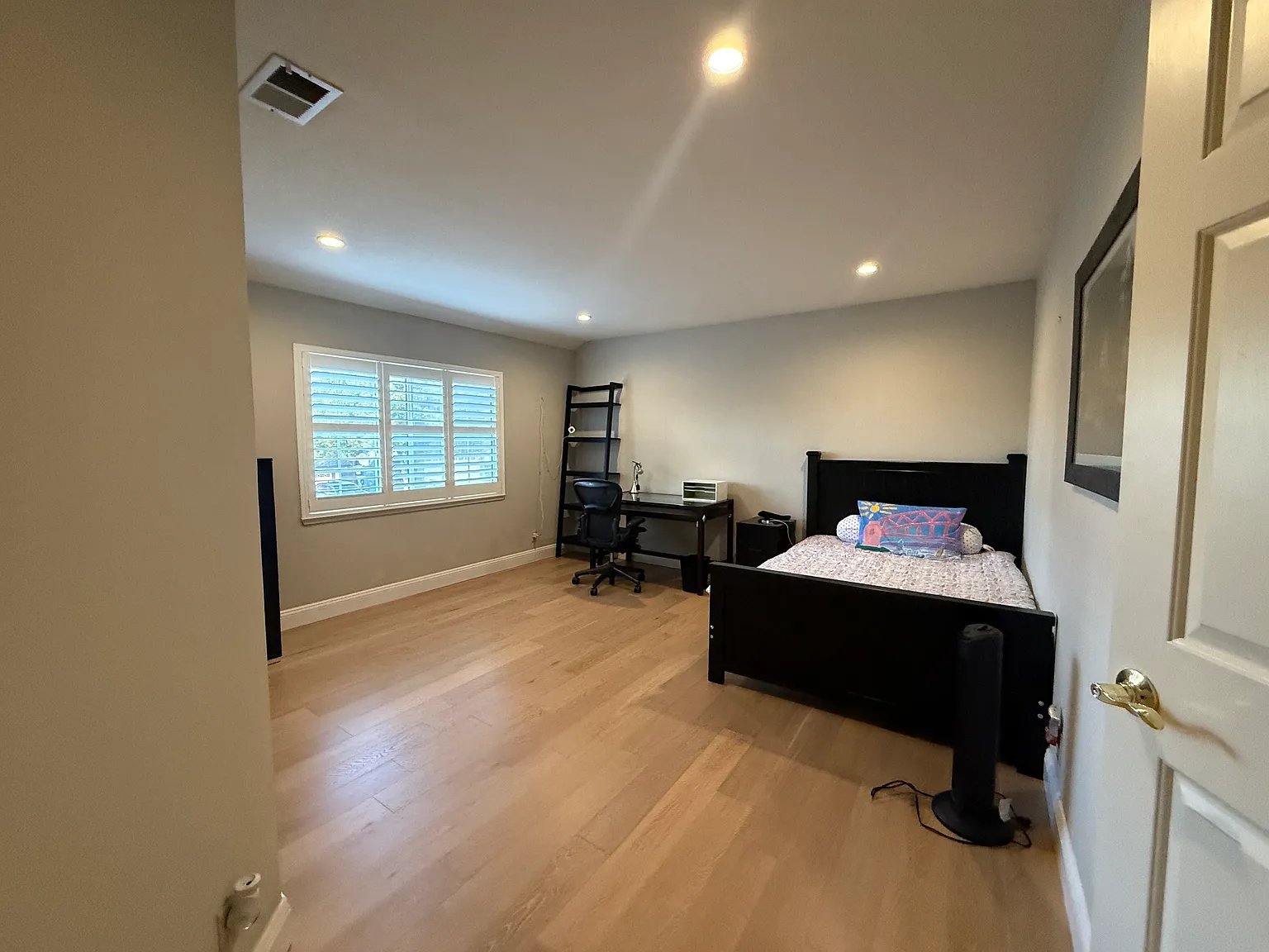 1 bed, 350 sqft, $1,700 — Photo 2