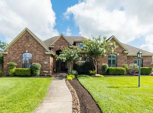 124 Teal Dr, Clute, TX 77531