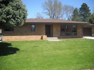 421 E 32nd St, South Sioux City, NE 68776