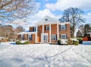 586 Fairwood Dr, Tallmadge, OH