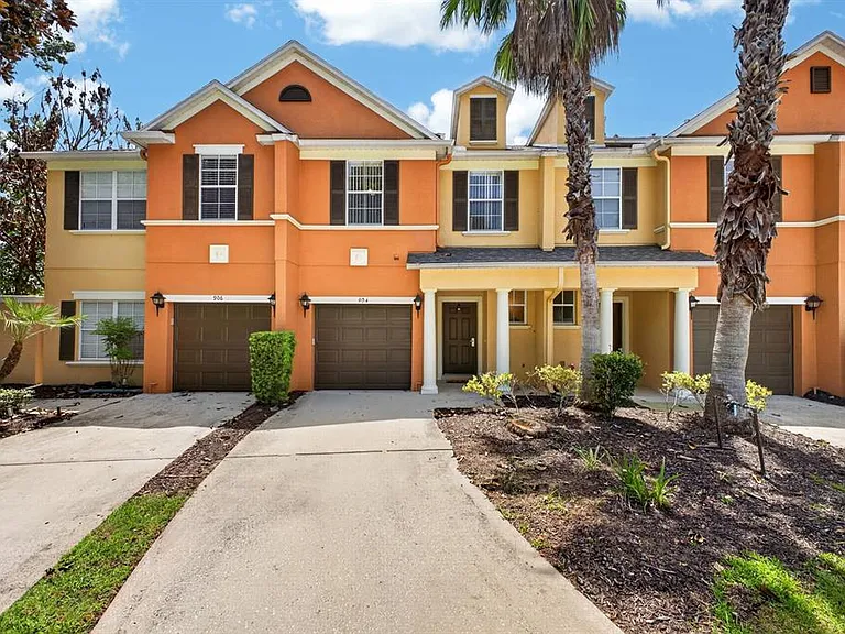 904 Assembly Ct — Photo 1
