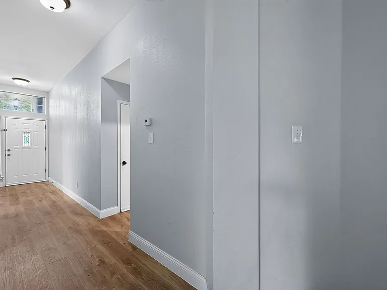3822 Newland Dr — Photo 4