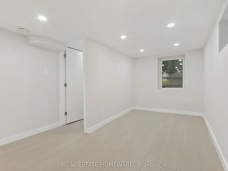486 Delaware Ave #LOWER — Photo 3