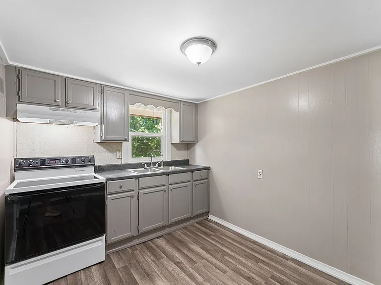33225 W 83rd St — Photo 16