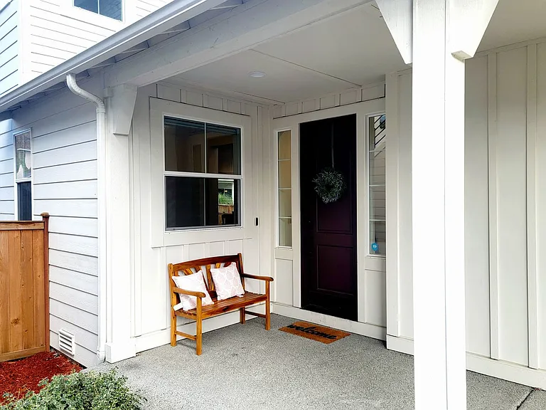 2416 NE Redford St — Photo 5