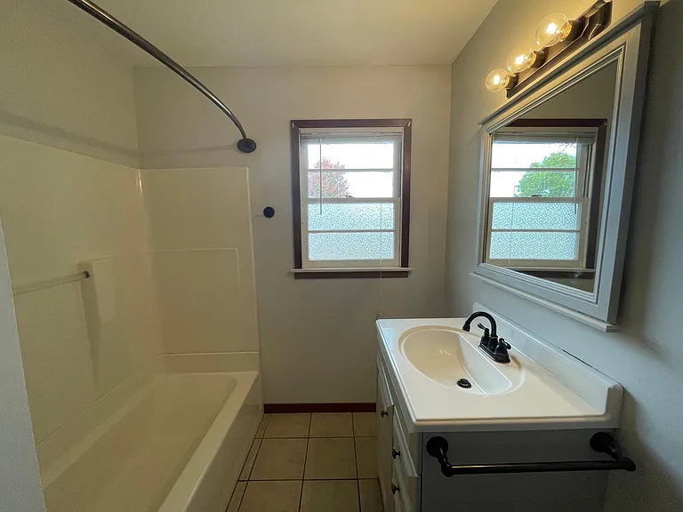 103 Robert St — Photo 24