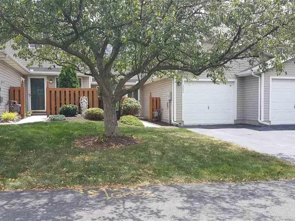 202 Bentwood Ln, York, PA 17408